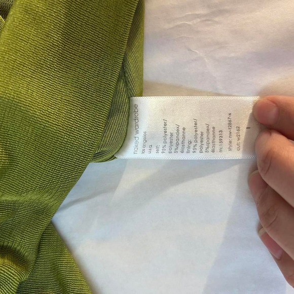 NAKED WARDOBE Ruched V Neck Sleeveless Crop Top Green Size S / M - Picture 4 of 8